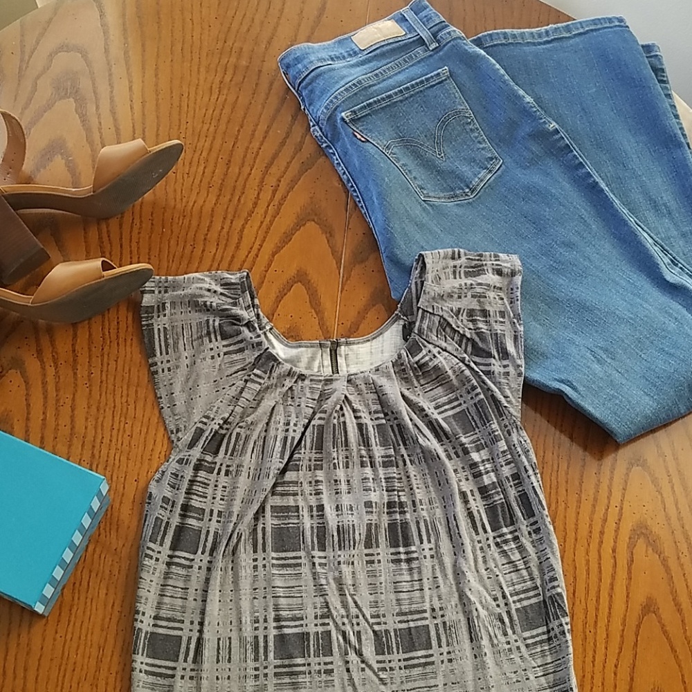 Sleeveless blouse